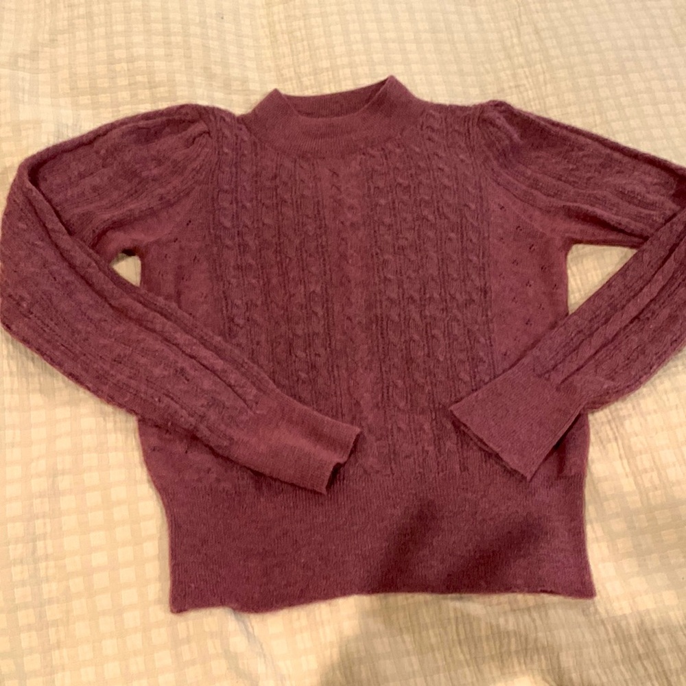 EUC Dôen Sweater size Medium
